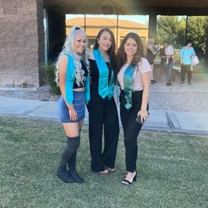 Meet your Posher, Holly